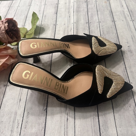 New Gianni Bini
Wendella Suede Buckle Ornament Dress Mules - Picture 6 of 10